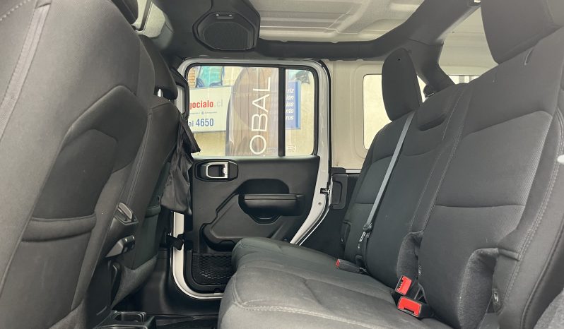 Jeep Wrangler — foto 10 de 40