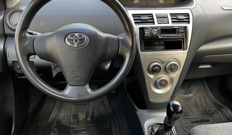 Toyota Yaris — foto 10 de 40