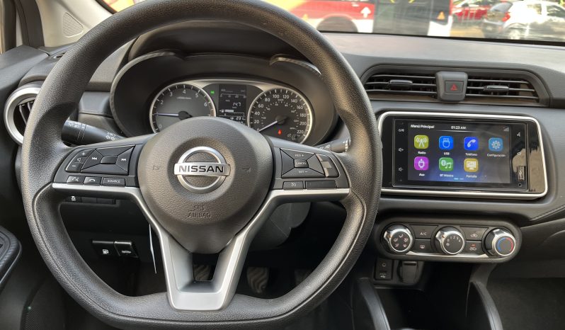 Nissan Versa — foto 12 de 40