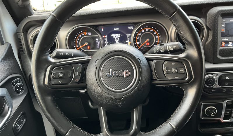 Jeep Wrangler — foto 17 de 40