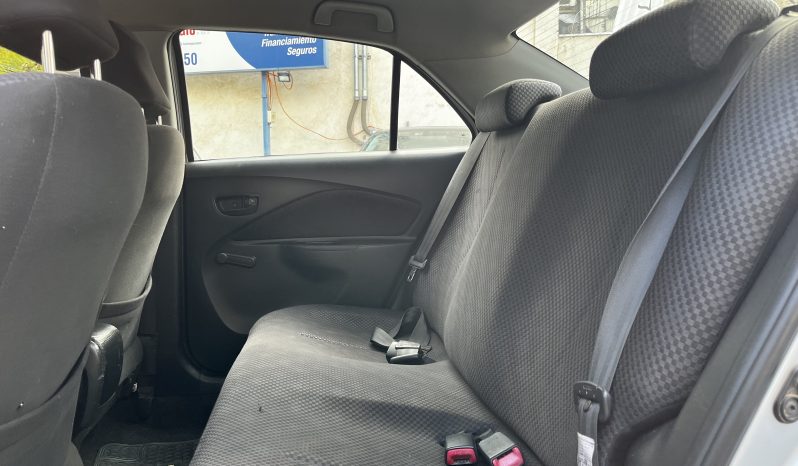 Toyota Yaris — foto 17 de 40