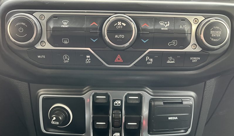 Jeep Wrangler — foto 19 de 40