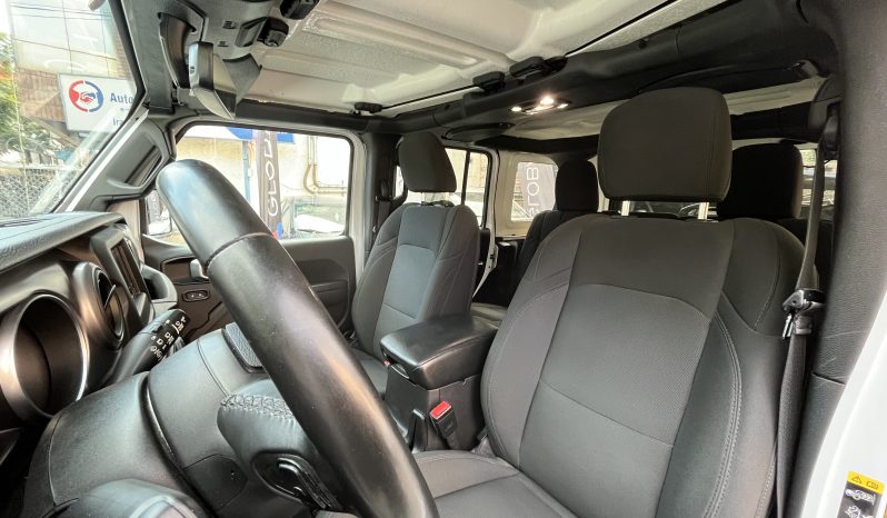 Jeep Wrangler — foto 23 de 40