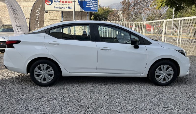 Nissan Versa — foto 3 de 40