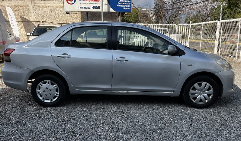 Toyota Yaris — foto 3 de 40