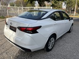 Nissan Versa — foto 22 de 40