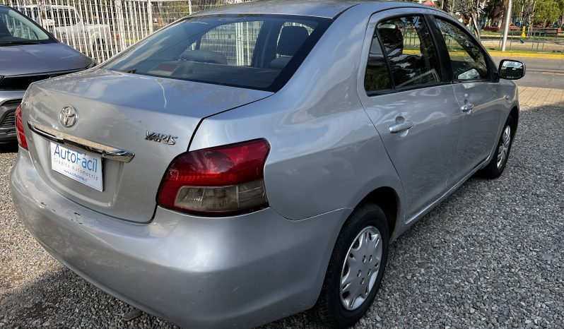 Toyota Yaris — foto 4 de 40