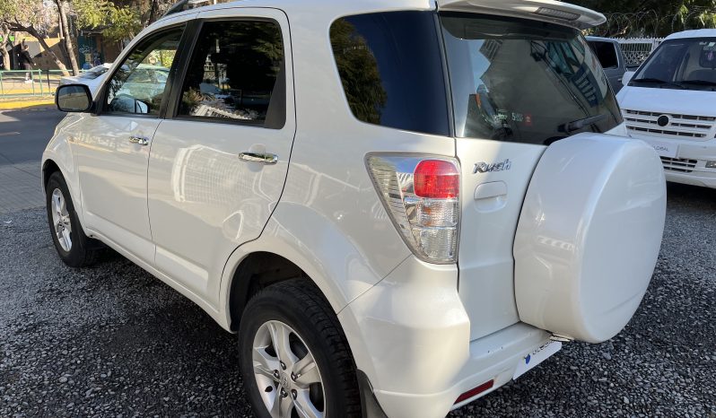 Toyota Rush — foto 4 de 40