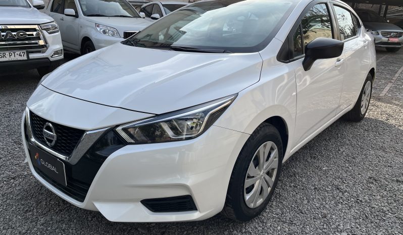 Nissan Versa — foto 8 de 40