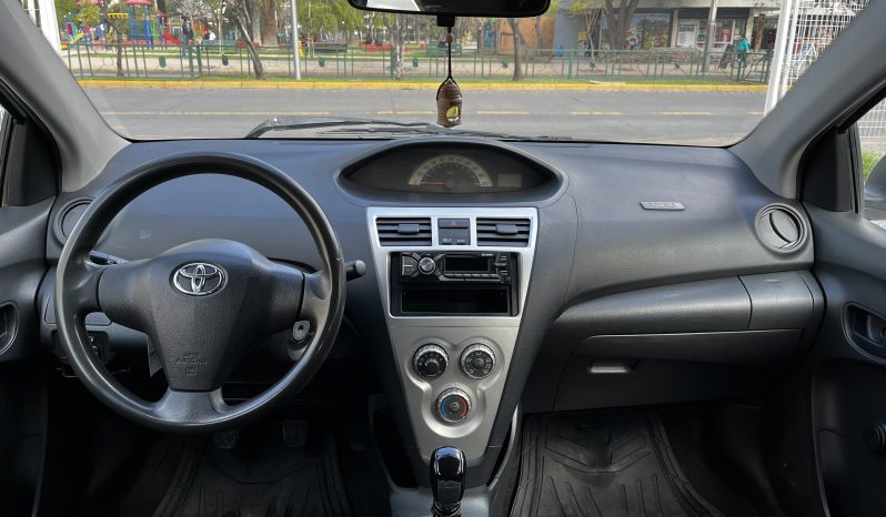 Toyota Yaris — foto 9 de 40